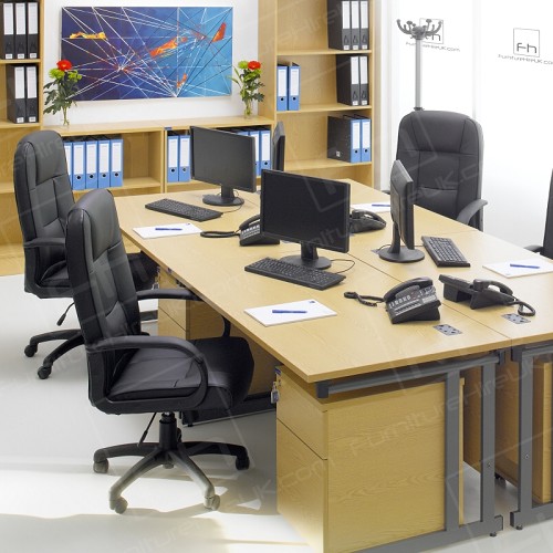 Choosing the Right Office Desk