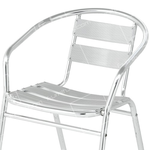 Furnish your Summer Party on a Budget